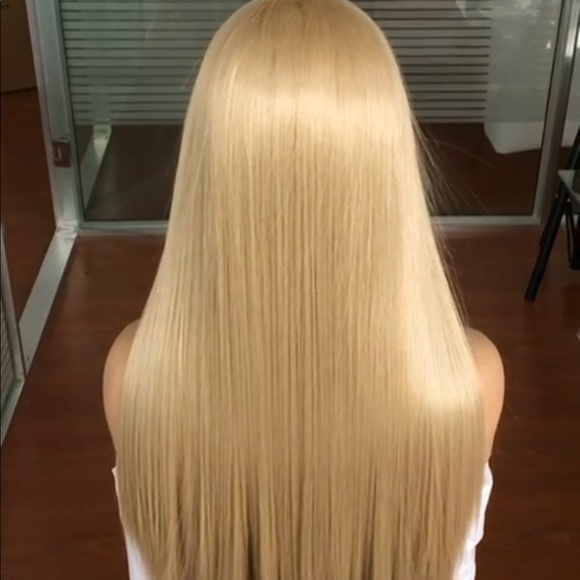 Long straight synthetic blond wig - Picture 4 of 7